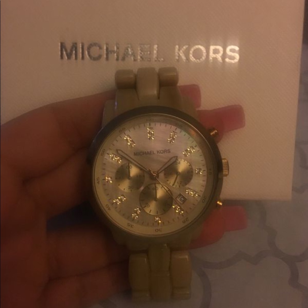 Mk watch